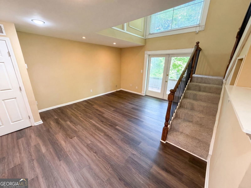 Photo 8 of 27 Chaumont Square NW