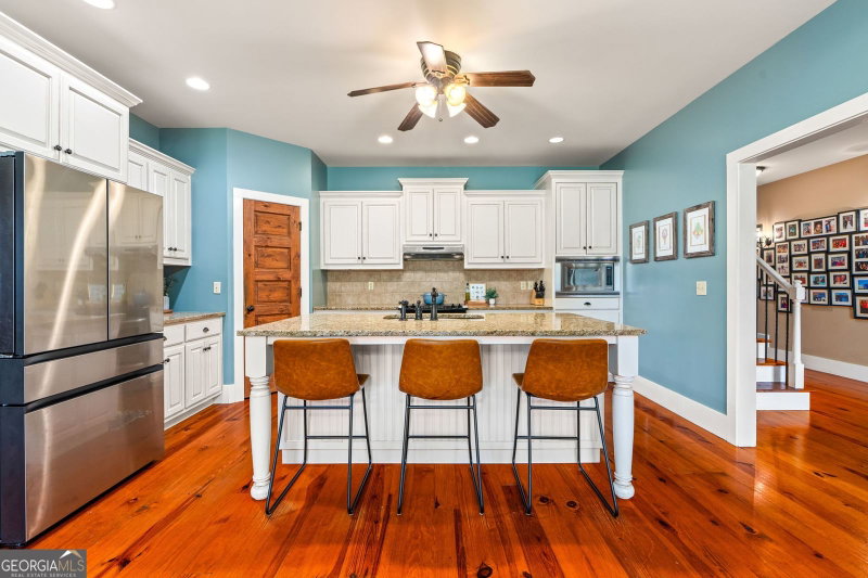 Photo 11 of 425 Oak Grove Road