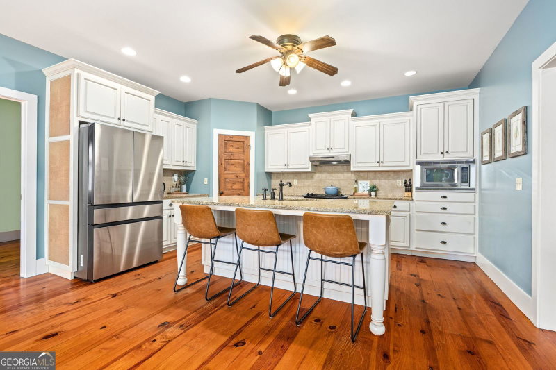 Photo 12 of 425 Oak Grove Road