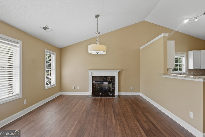 Photo 4 of 3125 Brookfield Drive