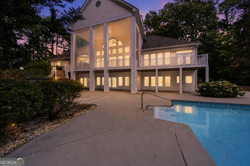 Photo 2 of 1001 Shoal Creek Court