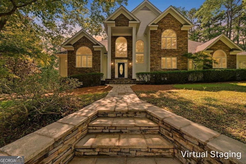 Photo 3 of 1001 Shoal Creek Court