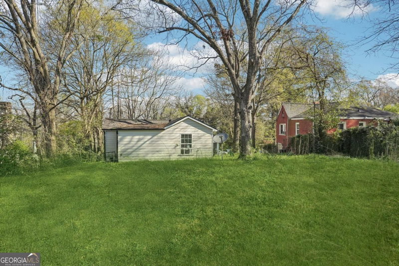 Photo 20 of 2065 Morehouse Drive