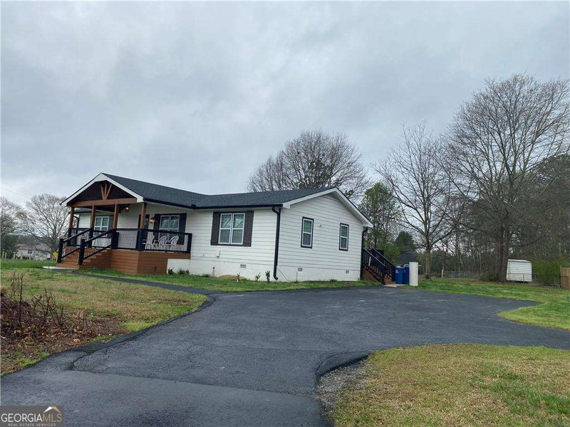 Photo 2 of 318 Willowwind Drive