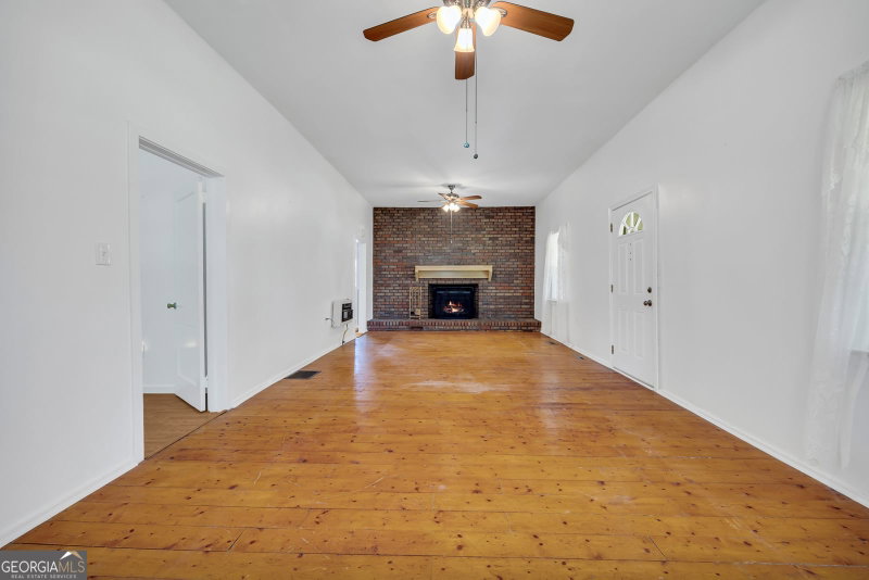 Photo 19 of 303 Oak Way Drive