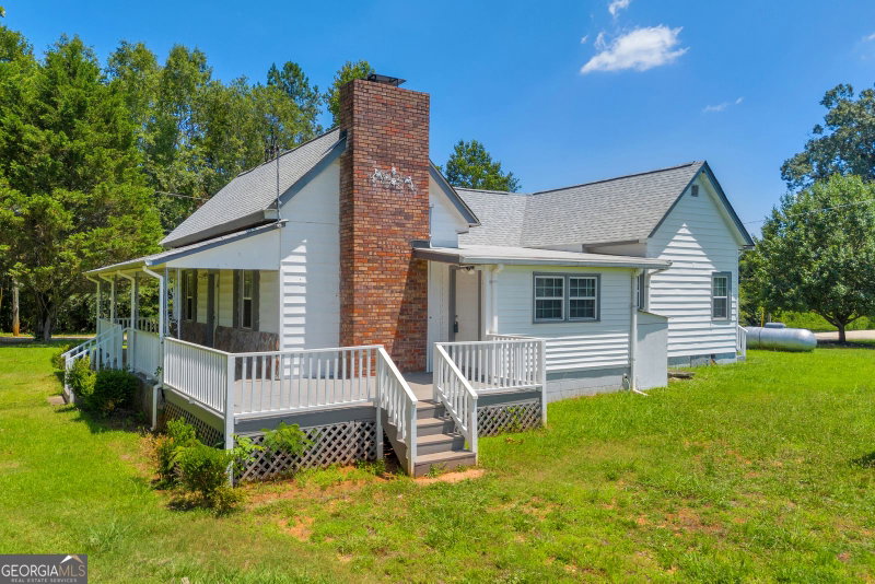 Photo 9 of 303 Oak Way Drive
