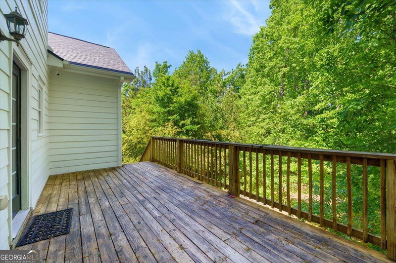 Photo 17 of 728 Markhams Drive
