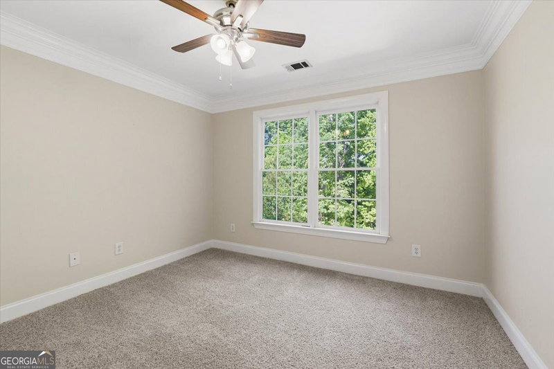 Photo 34 of 728 Markhams Drive