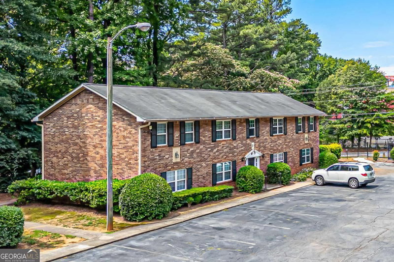3665 Chestnut Drive #F2