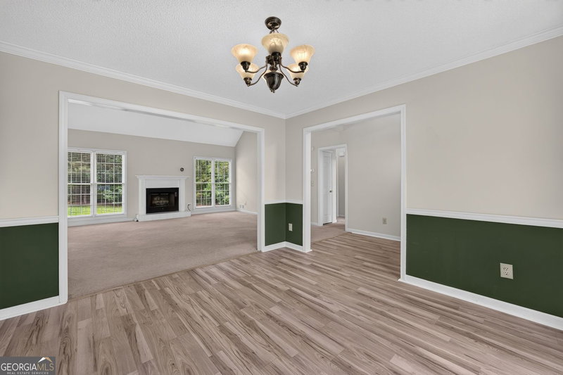 Photo 10 of 155 Noble Forest Drive