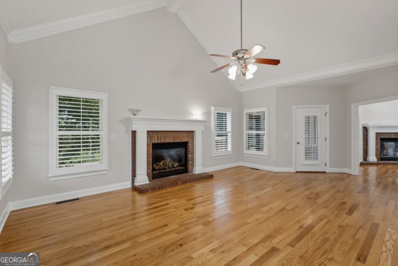 Photo 2 of 210 Enfield Lane