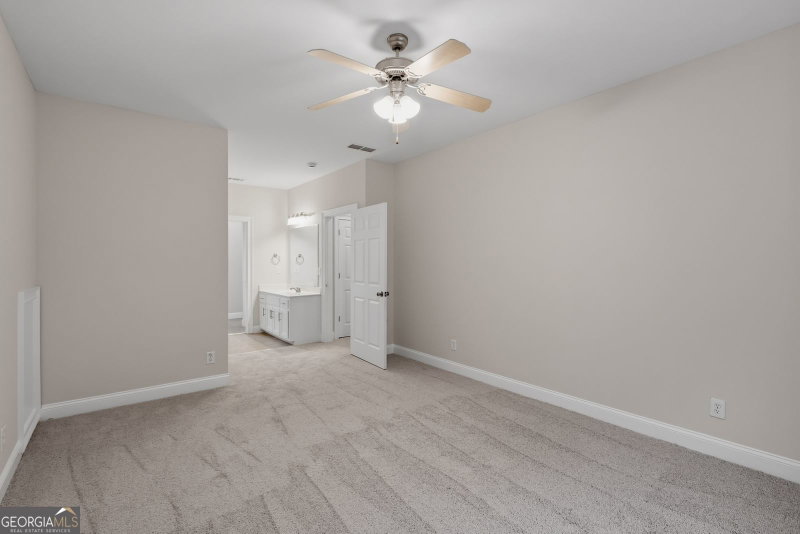 Photo 17 of 210 Enfield Lane