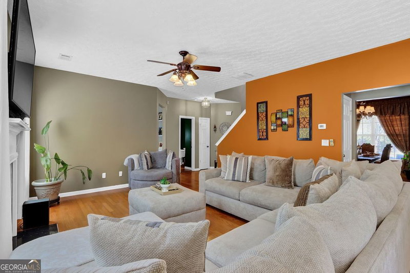 Photo 11 of 2337 Longmont Drive