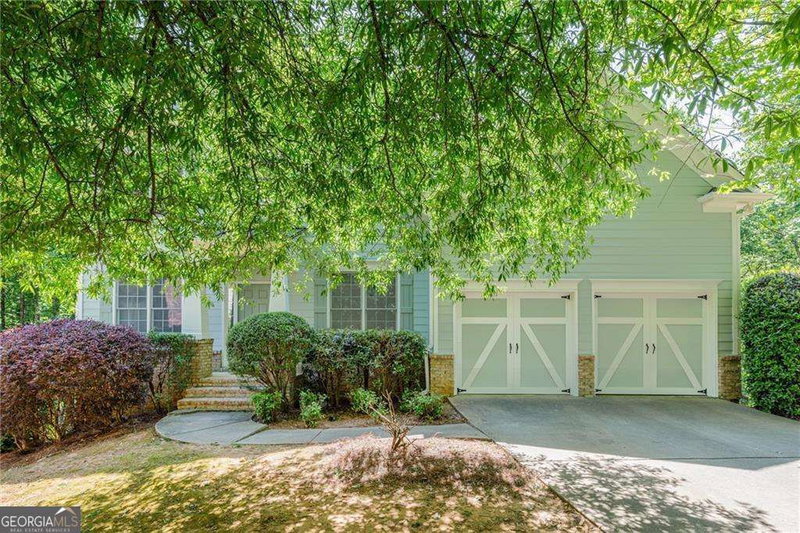 5678 Coopers Glen Court SW