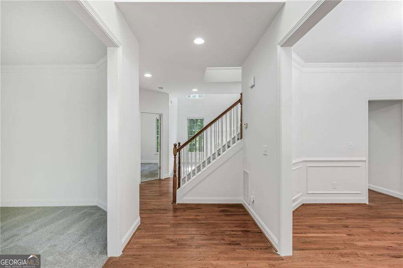 Photo 4 of 5678 Coopers Glen Court SW