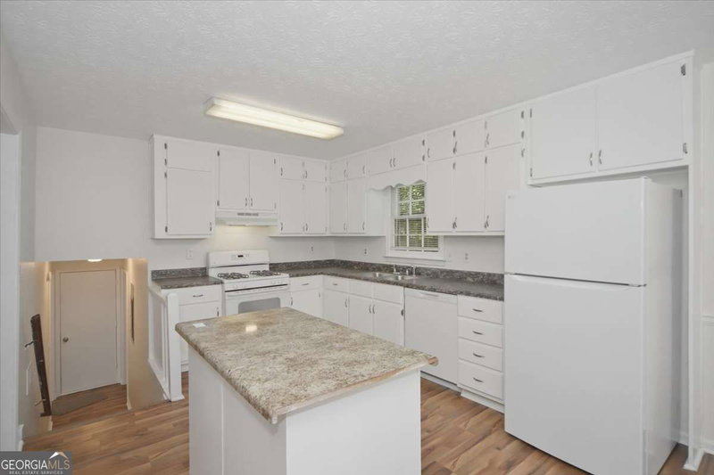 Photo 5 of 1496 Cherry Hill Road SW