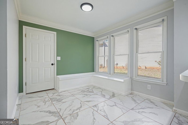 Photo 31 of 2102 Kendall Close NW