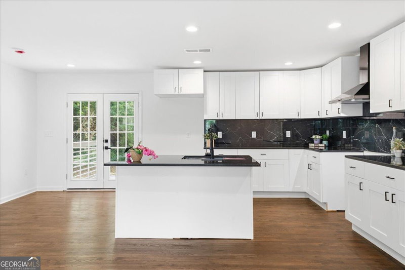 Photo 6 of 3406 Longleaf Drive