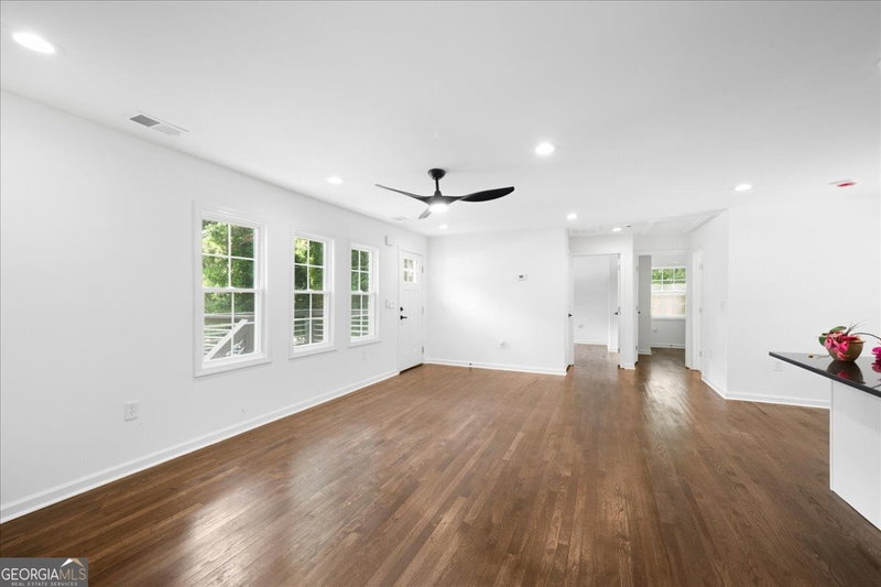 Photo 9 of 3406 Longleaf Drive