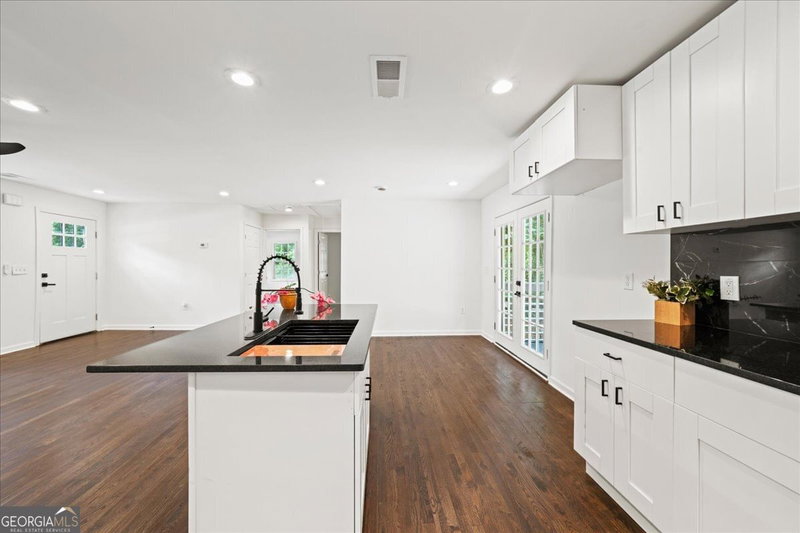 Photo 10 of 3406 Longleaf Drive