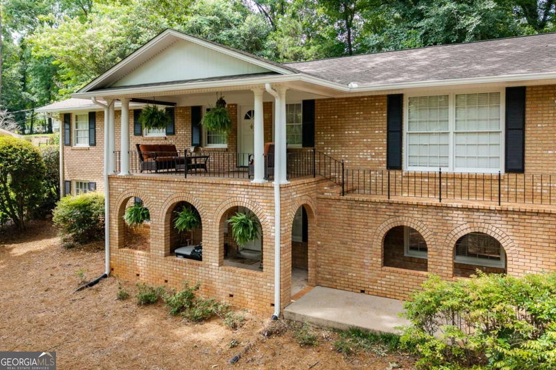 Photo 5 of 530 Westview Drive