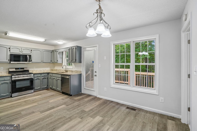 Photo 7 of 301 Madeline Way