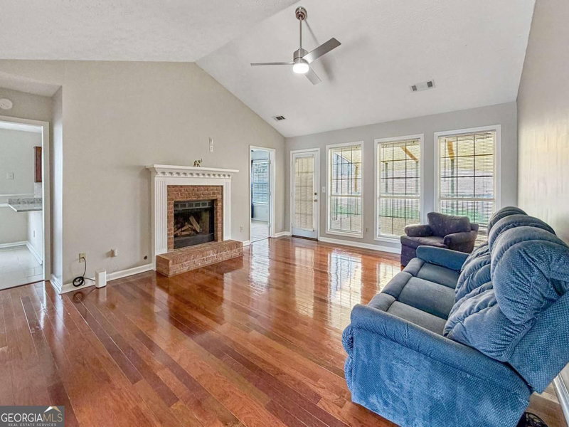 Photo 3 of 1435 Wheatfield Drive