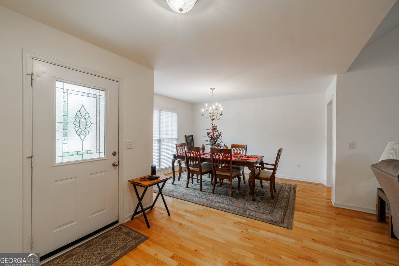 Photo 8 of 825 Saint Ives Lane