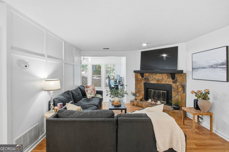 Photo 16 of 4013 Lake Pointe Circle
