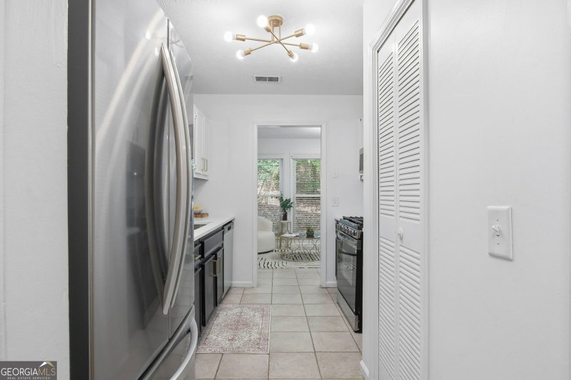 Photo 6 of 4013 Lake Pointe Circle