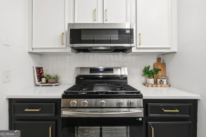 Photo 10 of 4013 Lake Pointe Circle