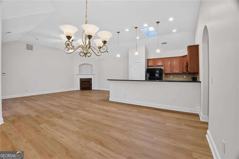 Photo 5 of 236 Abercorn Way