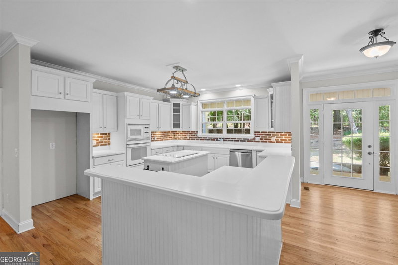 Photo 13 of 5149 Woodmond Drive