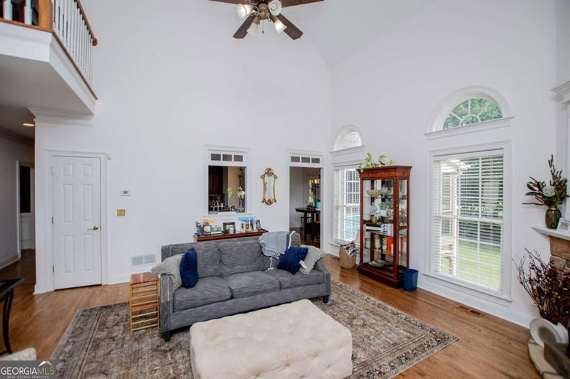 Photo 17 of 204 Pinehurst Way