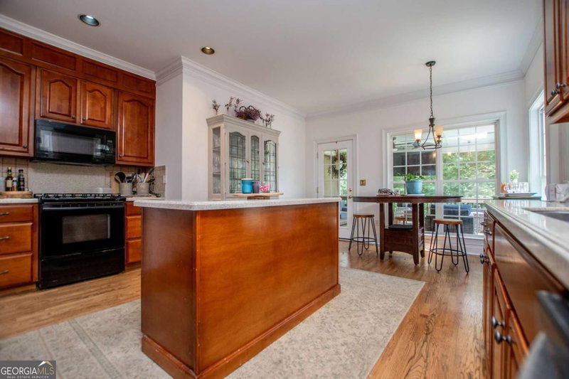 Photo 26 of 204 Pinehurst Way