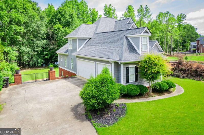 Photo 8 of 204 Pinehurst Way