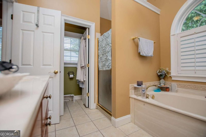 Photo 35 of 204 Pinehurst Way