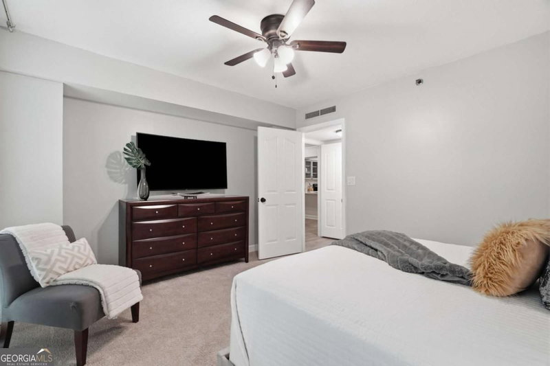 Photo 12 of 2870 Pharr Court South NW #207