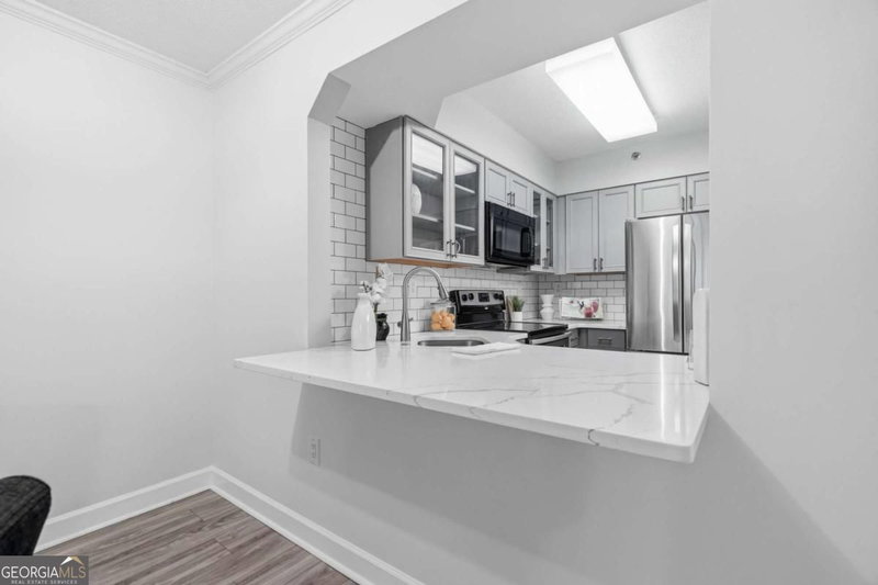 Photo 6 of 2870 Pharr Court South NW #207