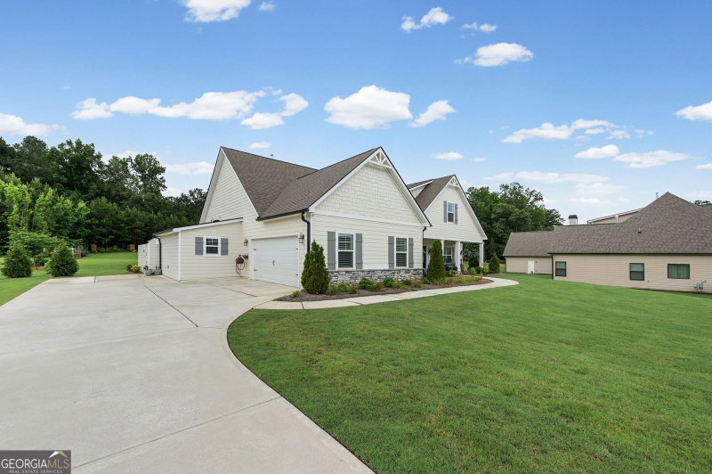 Photo 6 of 185 Cedara Drive