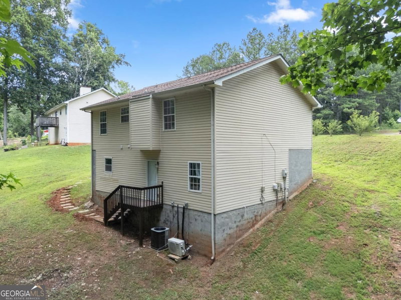 Photo 2 of 3030 Meadowridge Drive