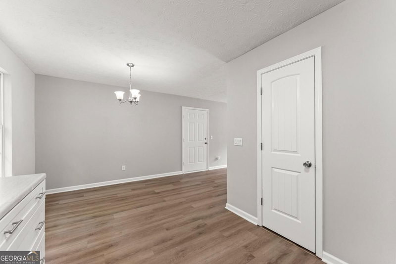 Photo 12 of 3030 Meadowridge Drive