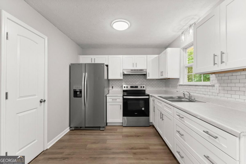 Photo 14 of 3030 Meadowridge Drive