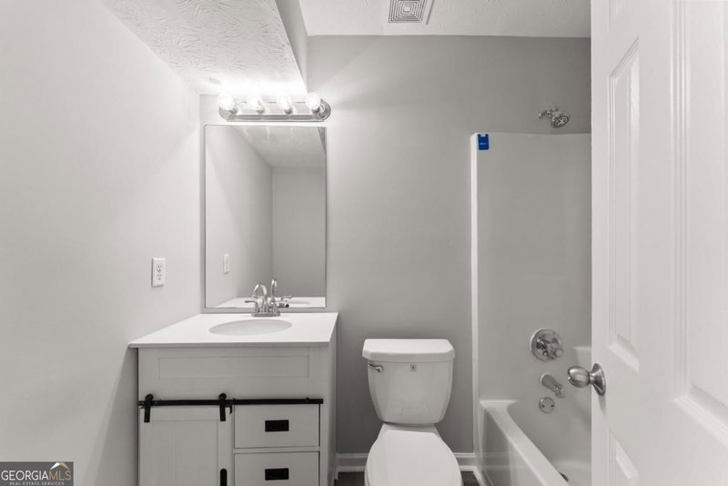Photo 23 of 3030 Meadowridge Drive