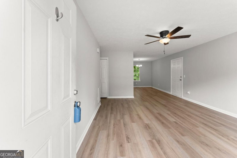 Photo 7 of 3030 Meadowridge Drive