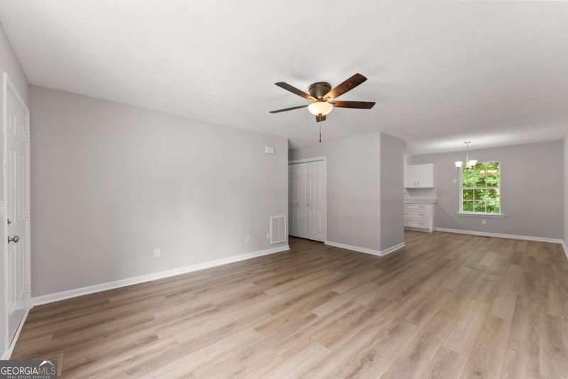 Photo 8 of 3030 Meadowridge Drive