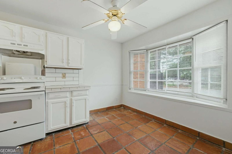 Photo 5 of 667 Hunting Creek Lane SE
