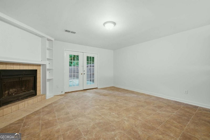 Photo 9 of 667 Hunting Creek Lane SE