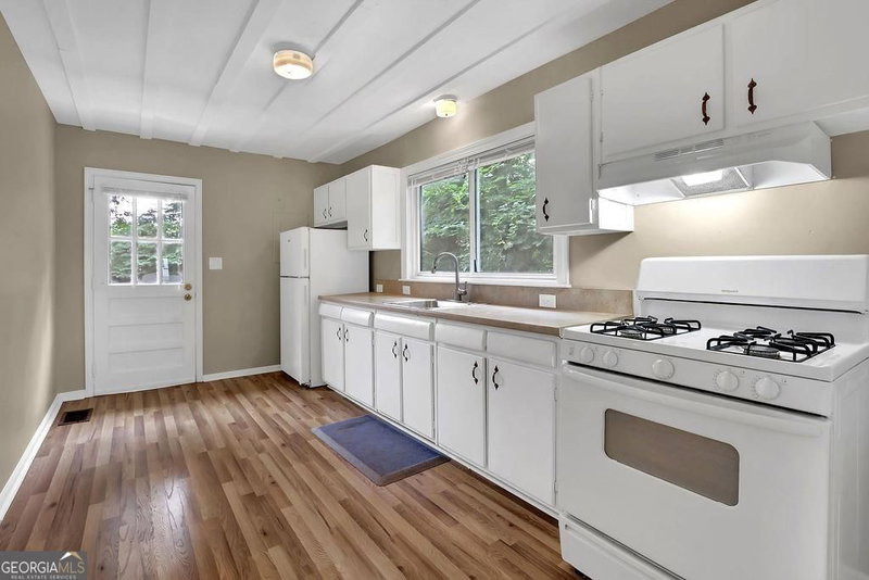 Photo 11 of 1329 Blanche Drive SE