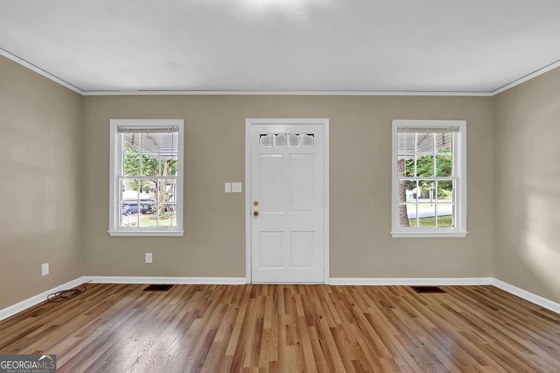 Photo 8 of 1329 Blanche Drive SE